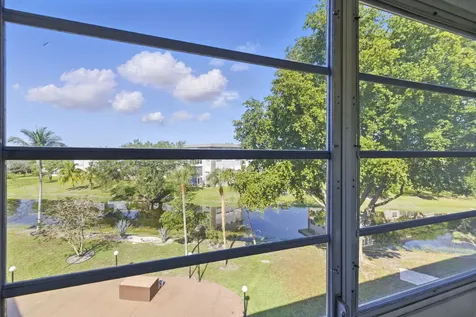 2951 Nw 46th Avenue Lauderdale Lakes FL 33313