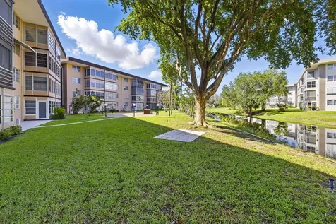 2951 Nw 46th Avenue Lauderdale Lakes FL 33313