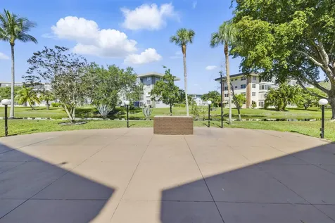 2951 Nw 46th Avenue Lauderdale Lakes FL 33313