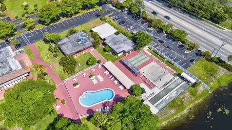 2951 Nw 46th Avenue Lauderdale Lakes FL 33313