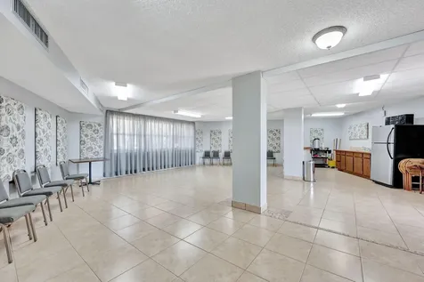 2951 Nw 46th Avenue Lauderdale Lakes FL 33313