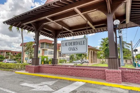 2951 Nw 46th Avenue Lauderdale Lakes FL 33313