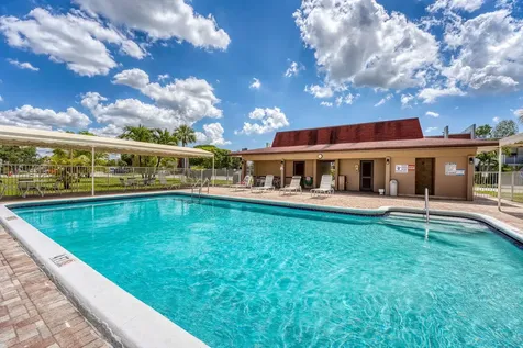 2951 Nw 46th Avenue Lauderdale Lakes FL 33313