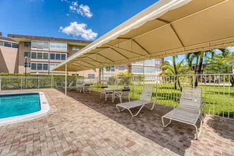 2951 Nw 46th Avenue Lauderdale Lakes FL 33313
