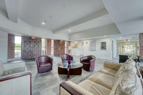2951 Nw 46th Avenue Lauderdale Lakes FL 33313