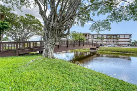 2951 Nw 46th Avenue Lauderdale Lakes FL 33313