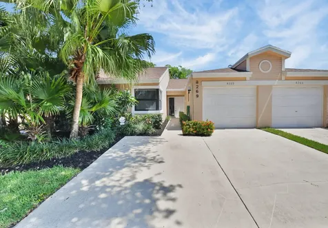 8269 Springtree Road Boca Raton FL 33496