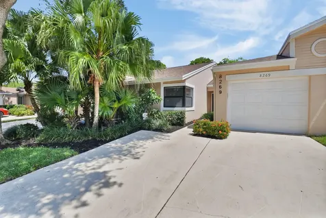 8269 Springtree Road Boca Raton FL 33496