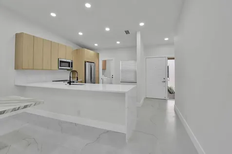 8269 Springtree Road Boca Raton FL 33496