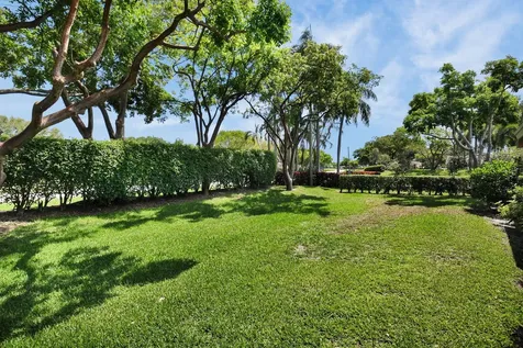 8269 Springtree Road Boca Raton FL 33496