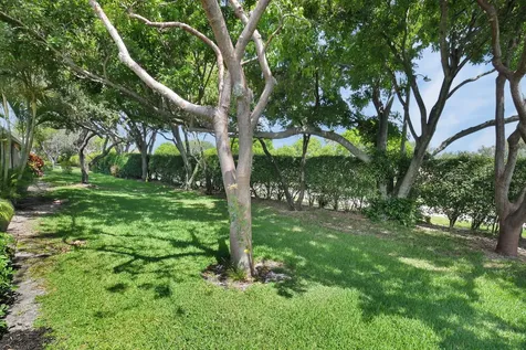 8269 Springtree Road Boca Raton FL 33496