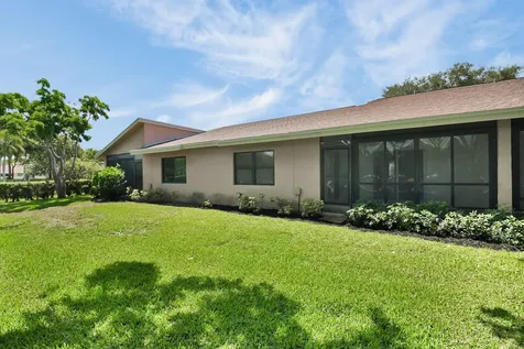 8269 Springtree Road Boca Raton FL 33496