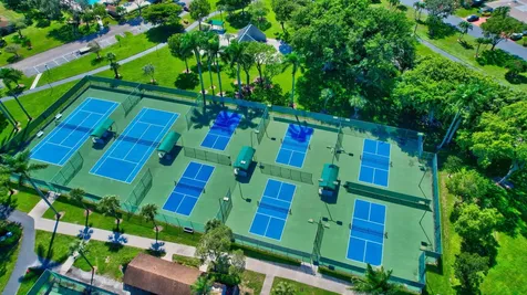 8269 Springtree Road Boca Raton FL 33496