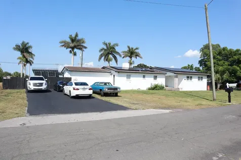360 Kismet Avenue Pahokee FL 33476