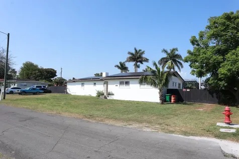 360 Kismet Avenue Pahokee FL 33476