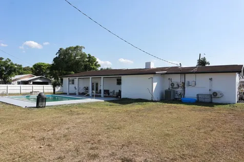 360 Kismet Avenue Pahokee FL 33476