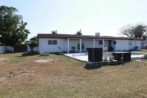 360 Kismet Avenue Pahokee FL 33476