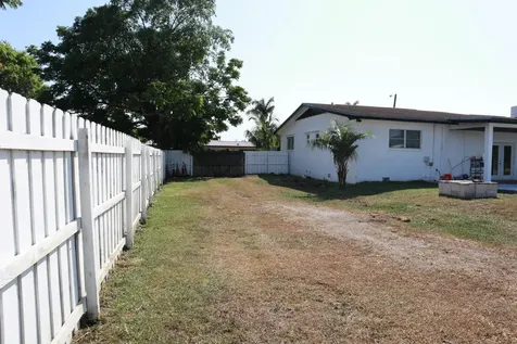 360 Kismet Avenue Pahokee FL 33476