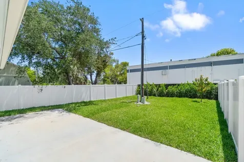4498 NW 2nd Avenue Boca Raton FL 33431