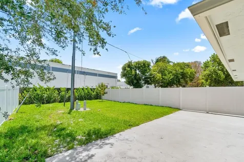 4498 NW 2nd Avenue Boca Raton FL 33431