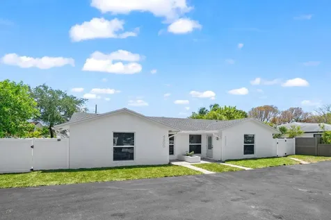 4498 NW 2nd Avenue Boca Raton FL 33431