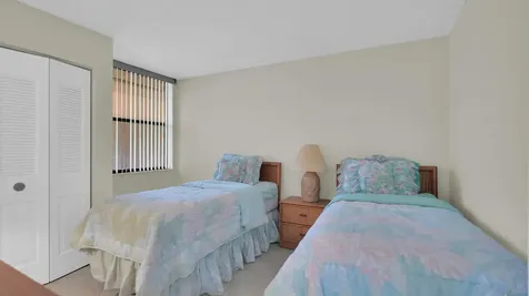 450 Egret Circle Delray Beach FL 33444
