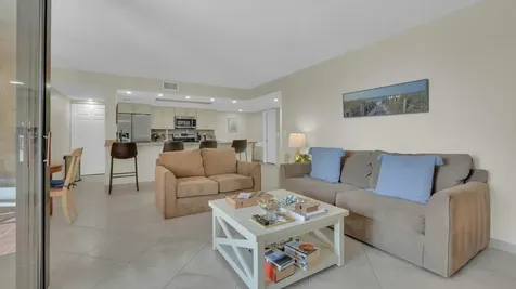 450 Egret Circle Delray Beach FL 33444