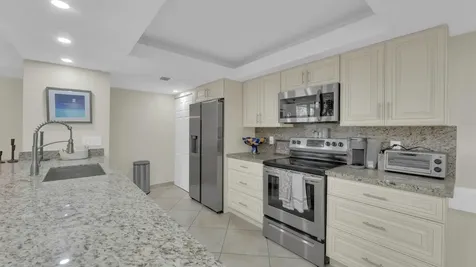 450 Egret Circle Delray Beach FL 33444