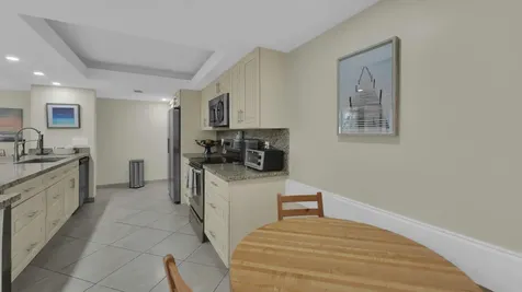 450 Egret Circle Delray Beach FL 33444