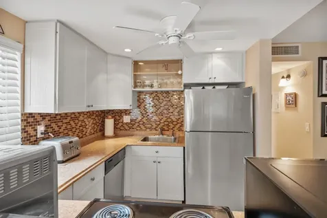 677 Normandy O Delray Beach FL 33484