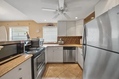 677 Normandy O Delray Beach FL 33484