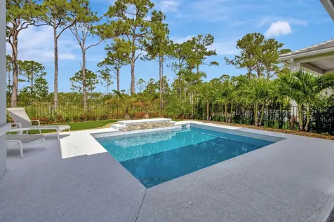 211 Se Calmo Circle Port Saint Lucie FL 34984