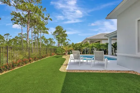 211 Se Calmo Circle Port Saint Lucie FL 34984