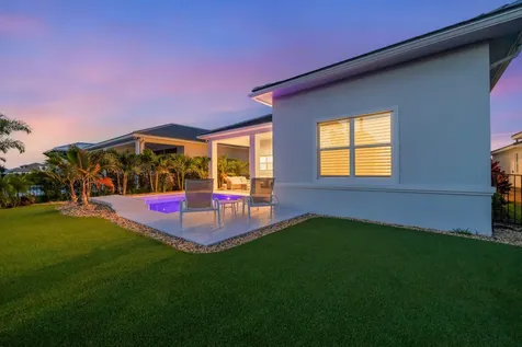 211 Se Calmo Circle Port Saint Lucie FL 34984