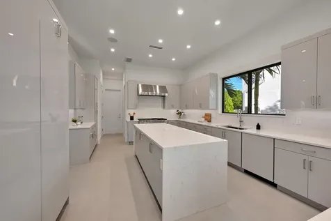 16694 Mosaic Place Delray Beach FL 33446