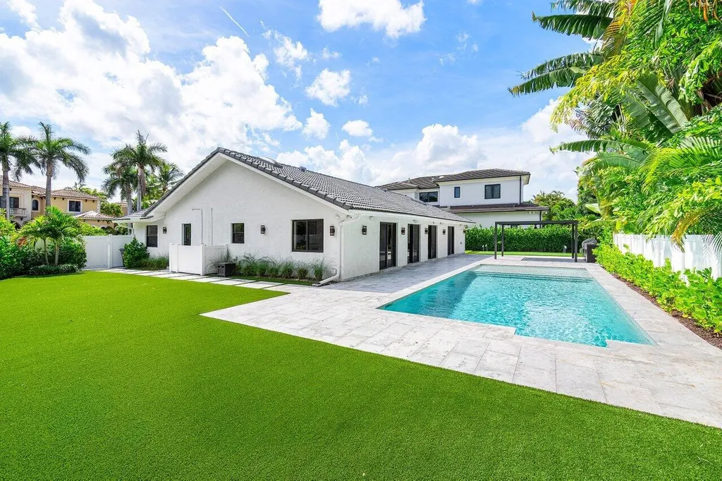 22233 Hollyhock Trail Boca Raton FL 33433