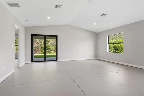 6728 Spanish Lake Boulevard Fort Pierce FL 34951