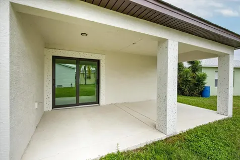 6728 Spanish Lake Boulevard Fort Pierce FL 34951