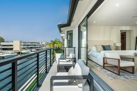 872 Glouchester Street Boca Raton FL 33487