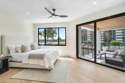 872 Glouchester Street Boca Raton FL 33487