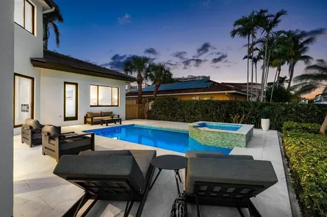 872 Glouchester Street Boca Raton FL 33487