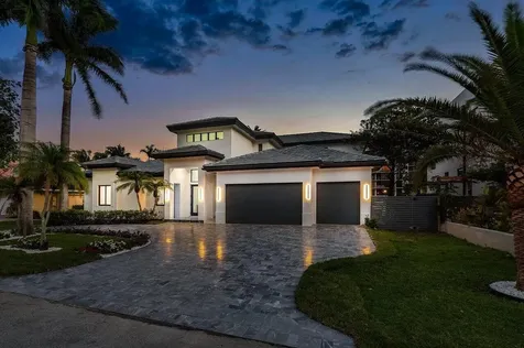 872 Glouchester Street Boca Raton FL 33487