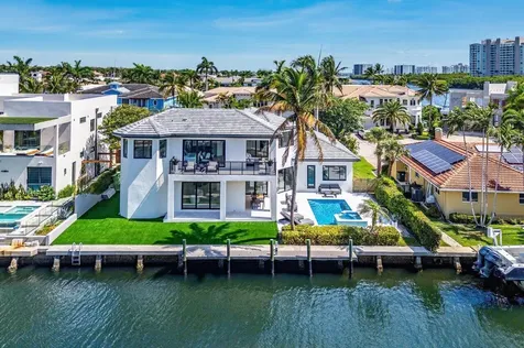 872 Glouchester Street Boca Raton FL 33487