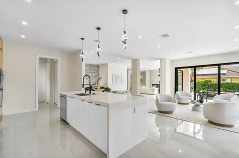 872 Glouchester Street Boca Raton FL 33487