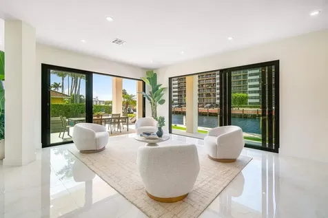 872 Glouchester Street Boca Raton FL 33487