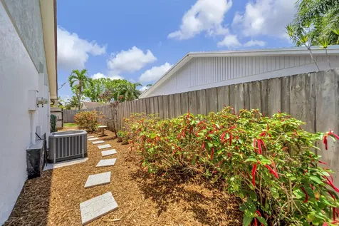 9152 Affirmed Lane Boca Raton FL 33496