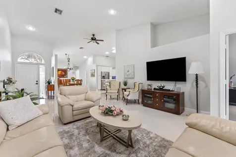 8237 Via Di Veneto Boca Raton FL 33496