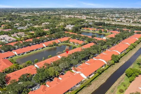 8237 Via Di Veneto Boca Raton FL 33496