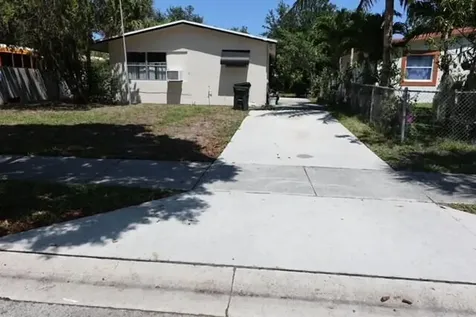 1454 Ne 2nd Court Boca Raton FL 33432