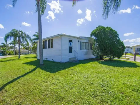 2 Galicia Lane Port Saint Lucie FL 34952